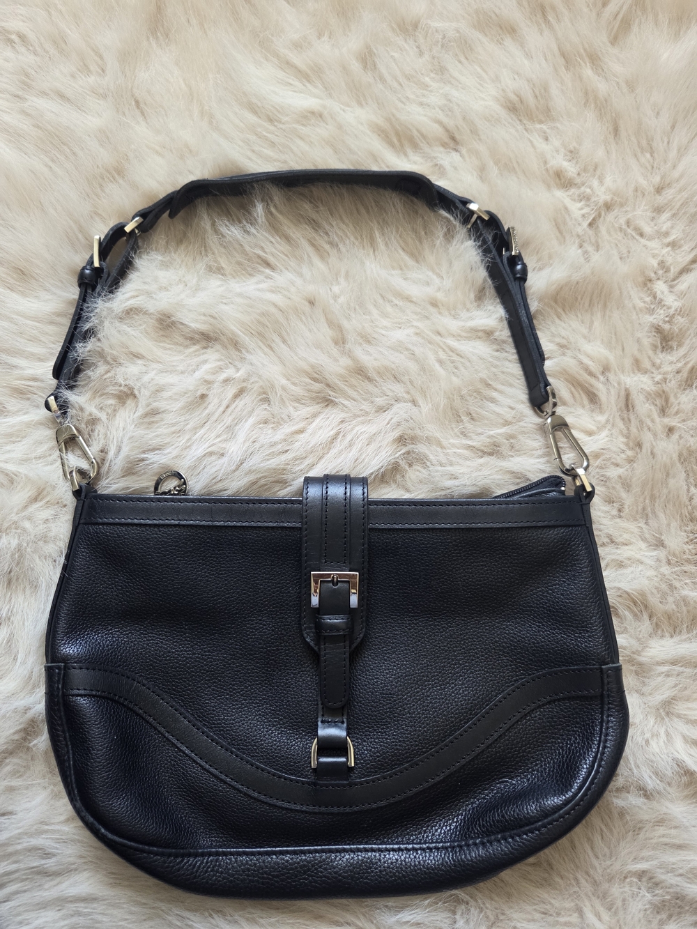Longchamp Black Leather Shoulder Bag with Buckle Accent - Picture 2 of 10